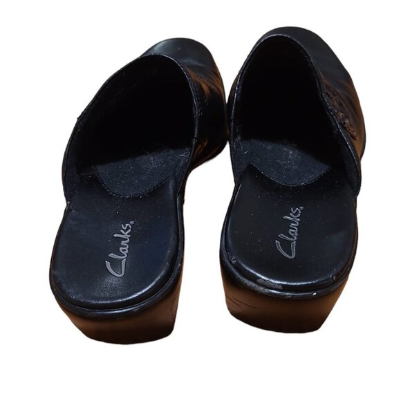 Clarks Clogs in a solid Black Leather Slip on Shoe style with a Heel Comfort - Picture 5 of 5